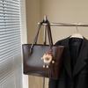 Bolso de Trabajo para Viajar Bolso de Hombro Simple de Cuero Encerado al Aceite de Moda para Mujer Primavera 2025 Nuevo Bolso Tote de Gran Capacidad