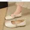 Mocasines de Mujer Estilo Coreano Transfronterizos Europeos y Americanos Suela Suave Fondo Plano Trabajo 2026 Mocasines Redondos para Abuela Zapatos de Primavera Venta al por Mayor Tallas Grandes
