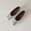 Primer encuentro: Zapatos Planos Únicos y Elegantes con Lazo de Remaches para Mujer, Suela Suave, Bailarinas Planas Slip-On Poco Profundas