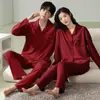 Pijama Rojo de Algodón Elástico para Pareja de Otoño al por Mayor, Cárdigan para Mujer con Cuello Solapa, Mangas Largas, Corte Holgado, Se Puede Usar Afuera, Disponible para Dropshipping