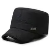 Nuevo gorro plano de hombre para otoño e invierno, forrado de forro polar para exteriores, engrosado y cálido, con protección para las orejas, a prueba de viento y resistente al frío, adecuado para hombres de mediana edad y mayores