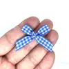 Al por mayor En stock Lazos de Cinta Cuadros Pequeños de 1 cm para Lencería, Zapatos, Sombreros, Accesorios de Ropa Infantil, Flores de Lazo Hechas a Máquina