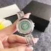 Baixo MOQ Relógio Prata Redondo Feminino Design Clássico com Logo Pulseira de Aço Relógio de Pulso Feminino Fashion