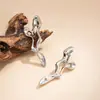 Accesorios de Moda Transfronterizos Europeos y Americanos, Elegantes Pendientes de Línea Geométrica en Forma de S, Pendientes de Botón Minimalistas Redondos Lisos de Aleación