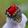 Anillo de Cristal para Hombre 24 Colores Patrón Retro Cristal Incrustado Joyería de Tendencia de Lujo Ligero para Mujer Venta al por Mayor