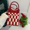 2024 Amazon ebay Bolsa para teléfono móvil coreana moda simple bolsa tejida bolso de hombro bolso tote de oso fábrica
