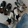 Zapatillas de entrenamiento alemanas de cuero genuino con textura de cuero, otoño vintage, con plataforma para aumentar la altura, para mujer, con cordones, bloques de color, zapatillas de moda para exteriores y senderismo