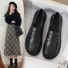 Zapatos Pequeños de Cuero para Mujer 2026 Nuevo Otoño Negro Suela Plana Zapatos Individuales Versátiles Mocasines Slip-on Zapatos para Mujer
