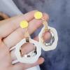 Brincos de anel irregular de acrílico novo na moda estilo coreano elegante para todos os jogos distintivo simples brincos de celebridades da Internet