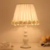 Lámpara de mesa lámpara de noche de dormitorio encaje de princesa europea simple moderna nórdica niña lámpara de mesa para el hogar una generación de pelo