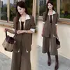Traje de chaqueta de moda de alta gama en verde claro otoñal para mujer con solapa de retazos y conjunto de dos piezas de pantalones anchos cropped
