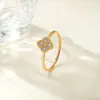 Anillo de Acero Titanio de Trébol de Cuatro Hojas Simple y de la Suerte para Mujer, No se Desvanece, Diseño de Nicho de Lujo Ligero, Anillo de Dedo Índice Apilable de Moda
