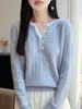 Nuevo Suéter de Punto de Lana Pura con Cuello en V de Manga Larga para Mujer Bloque de Color Botones Canalé Falso Dos Piezas Suéter de Lana Otoño/Invierno 2026