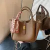 Bolso de mano rojo para mujer, nuevo bolso de boda de otoño 2026, bolso de hombro cruzado de nicho de lujo ligero, bolso de novia