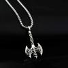 Suministro de comercio exterior europeo y americano Colgante Tomahawk Vikingo hip hop versátil collar de acero de titanio personalizado joyería de pareja para hombres y mujeres