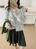 Cárdigan de punto con bordado floral pesado estilo coreano, nuevo modelo otoño e invierno 2026, chaqueta suéter suave y delicada de cuello redondo para mujer