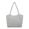 Estilo Coreano 2026 Otoño Nuevo Ligero Lujo Simple Moda Lunares Bolso Tote Bolso de Hombro Único para Mujer Bolso de Gran Capacidad para Debajo del Brazo