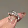 Anillo abierto con forma de serpiente de diamantes completos, moderno y único, diseño de nicho, alta gama, lujo ligero, anillo de hueso de serpiente de estilo minimalista