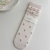 Calcetines Rosas de Encaje Miu Estilo Ballet Suxinaimin para Mujer, Delgados Huecos Estilo Crema Holgados para Primavera y Otoño