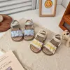 Sandalias de Encaje con Perlas para Niñas 2026 Verano Nuevas Sandalias Estilo Princesa para Bebé con Suela Suave de Punta Abierta Sandalias Versátiles