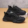 Sapatos Masculinos de Verão 2026 Novos Tendência Esportivos Casuais Sapatos Modernos Respiráveis Solado Macio Tênis de Malha Preto com Cadarço