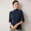 Suéter de luxo 100% cashmere de alta qualidade e leve para mulheres, com gola alta discreta, mangas de três quartos, corte justo e design de malha sem costura em peça única, perfeito como camada base