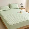 Protector de colchón acolchado, funda de colchón impermeable para dormitorio de estudiante, juego de tres piezas, lavable a máquina