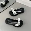 Chanclas de plataforma con lazo de lunares para mujer 2026 verano estilo coreano versátiles para personas bajas que alargan sandalias de una tira sandalias de playa
