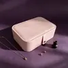 Nueva Caja de Joyería de Cuero Vintage de Temporada Bolsa Portátil para Guardar Accesorios Caja de Exhibición Anti-Oxidación para Gomas del Cabello, Pulseras, Pendientes