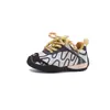 Tênis Esportivo Feminino Estilo Retrô 2026 Outono Novo Estilo Moda Infantil Versátil Calçados Casuais para Crianças de Tamanho Médio e Grande Sola Macia Sapatos Únicos