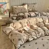 Funda de Cama Estilo Minimalista Juego de Cuatro Piezas, ¿Verdad? Juego de Sábana y Funda Nórdica Gruesa de Algodón Acolchado Otoño e Invierno, Juego de Tres Piezas para Dormitorio Estudiantil
