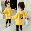 Camiseta de manga larga de algodón puro para niñas, nueva y elegante para primavera y otoño, camiseta básica versátil para niños, top de moda casual para niñas