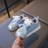 Zapatillas Deportivas para Niños 2025 Primavera y Otoño Nuevo Estilo Malla Transpirable para Niñas Zapatillas Casuales Ligeras Antideslizantes Zapatos Blancos para Estudiantes