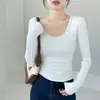 Camiseta base escovada com gola U para outono para mulheres, nova cor café 2026, acinturada, decote baixo, modelagem justa e pode ser usada como camada interna com um top de manga longa
