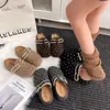 Sandalias planas tipo mule de lunares retro para mujer, nueva colección 2026, con suela suave, con cierre de hebilla, fáciles de poner, adecuadas para uso en exteriores