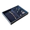 Bandeja média de veludo preto para joias, ideal para anéis, colares, brincos e pulseiras. Perfeita para guardar joias de jade ou com gaveta.
