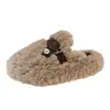 Pantuflas peludas de suela gruesa para mujer, nuevo estilo otoño/invierno 2026, para usar en exteriores, diseño de media zapatilla cerrada, forradas de felpa para abrigar, pantuflas de algodón de moda para interiores