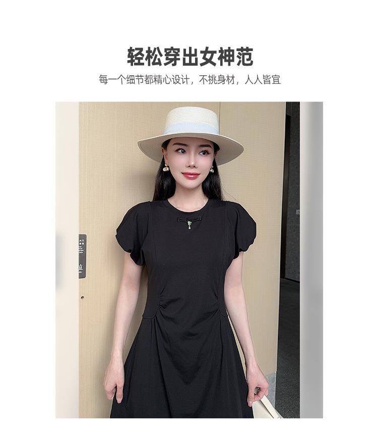 跨境淘货源分销2024春夏秋季裙子新款，街头潮流减龄小个子爆款欧货网红款，运动休闲运动气质休闲时尚流行新款春夏秋装，春夏秋装女装时尚套装女装春夏秋季套装女套装女女士运动服裙子单件连衣裙淑女风格女装时尚裙子盐系休闲女装2024百搭设计感小众洋气阿里国际站跨境采购Cross-border, online source, distribution 2024 spring and summer autumn, skirts, new styles, street trends, age reduction, small, explosive, European goods, network red, sports, leisure sports, temperament leisure, fashion popular, new spring and summer autumn clothing, spring and summer autumn women's clothing, fashion, suit women's clothing, suit women, women's sportswear, skirt single, dress, lady style, Women's fashion skirt, salt department, casual women's dress, 2024, everything, design sense, niche, foreign style, Ali International Station, cross-border procurement