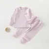 Conjunto de Ropa para el Hogar para Hombres y Niños Estilo Cuatro Estaciones Terciopelo Suave Jacquard con Patrón Oscuro Ropa Interior Ropa de Otoño para Bebé Pantalones de Otoño Capa Base con Abertura en la Entrepierna