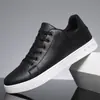 Tênis Brancos Novos da Primavera 2026 Estilo Coreano Tendência Sapatos Esportivos Casuais Brancos Sapatos Casuais Versáteis da Moda