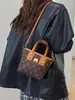 2026 Nuevo Modelo Bolso Cruzado de Hombro Único para Mujer, Bolso Pequeño Tipo Cubo, Bolso Monograma Retro Versátil Casual de Moda Transfronterizo