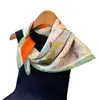 Lenço de Seda Colorido Estampado de Gatinho Fofo de Alta Qualidade, Lenço Quadrado de Seda Artificial, Lenço Versátil para Pescoço, Lenço Quadrado Pequeno, Lenço de Cabeça, Lenço para Mulheres