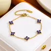 Pulseira de aço titânio com trevo de quatro folhas e strass para mulheres, best-seller transfronteiriço europeu e americano, joia requintada de luxo leve, pulseira versátil estilo europeu e americano