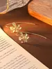 Brincos de Flor de Íris Estéreo de Luxo Leve para Mulheres, Estilo Simples e Cool, Ganchos de Orelha Exquisitos e Elegantes, Brincos Criativos Cool e de Alto Padrão