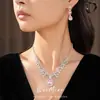 Aretes Colgantes de Encaje con Zirconias y Tachuelas Plateadas y Collar, Cadena para Clavícula de Lujo Ligero de Nicho, Set de Joyería Exquisita Estilo Palacio