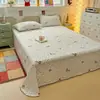 26 Novo Conjunto de Roupa de Cama Três Peças Macio e Amigo da Pele Estampa de Morango Lençol de Cama Peça Única para Quarto Infantil Disponível em Todas as Estações