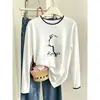 Camiseta casual de manga larga para mujer con diseño de hombros en color contrastante, hecha de algodón puro, perfecta como capa interior para el otoño de 2026, con efecto adelgazante y diseño de bloques de color