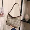 Bolso bandolera de alta gama, de gran capacidad y moderno, para damas presbiterianas, este año.