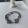 Moda Europeia e Americana Estilo Frio Retrô Pulseira de Metal de Camada Dupla Estilo Igual de Celebridade da Internet Cabeça de Fantasma Acessórios Metálicos Tendência
