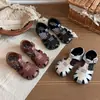 Nuevas Sandalias de Verano 2026 para Niños, Modernas y Versátiles, Zapatos Cerrados Anti-Pisotones, Sandalias Romanas Elegantes con Corte Hueco para Niñas